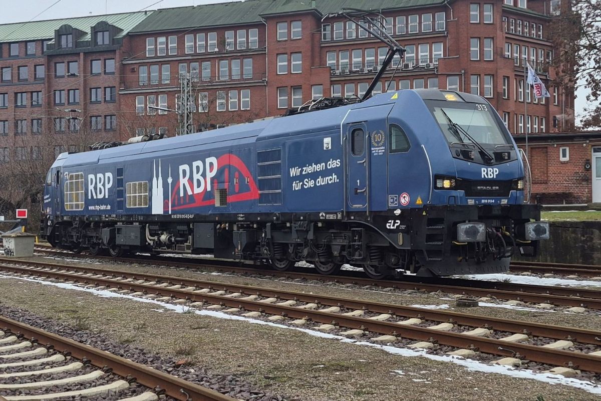 European Loc Pool delivers first Euro9000 to RBP