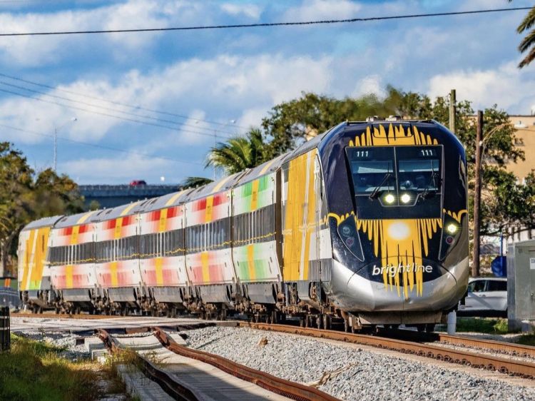 Trainaylor Swift: Brightline se připojuje ke Swiftonomice se zpívajícími vlaky