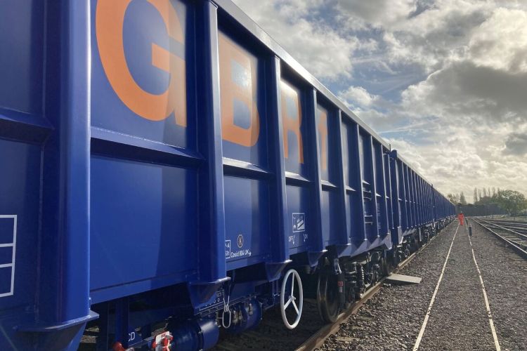Dodáno 150 nových vozů pro společnosti Portebrook a GB Railfreight