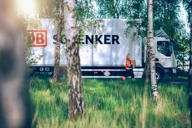 Deutsche Bahn concludes DB Schenker to DSV