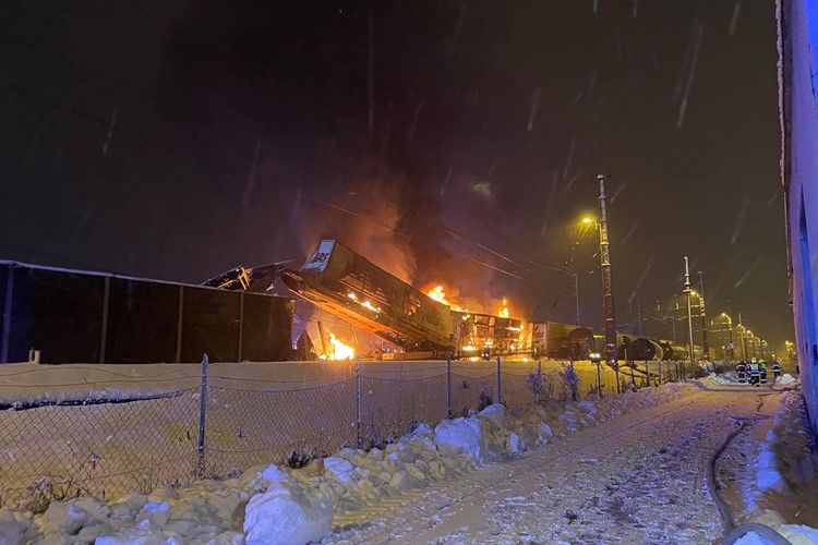 Příčina nehody dvou nákladních vlaků v Rakousku stále není jasná