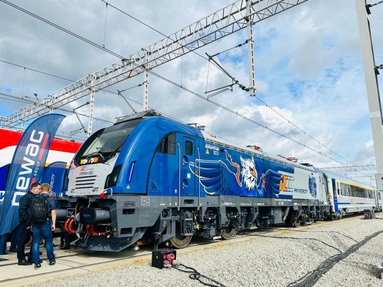 PKP Intercity ha aperto le offerte per 63(+32) locomotive MS e 300(+150) nuovi vagoni passeggeri
