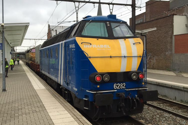 Falling leaves, rising safety: Infrabel's solution to railway hazards