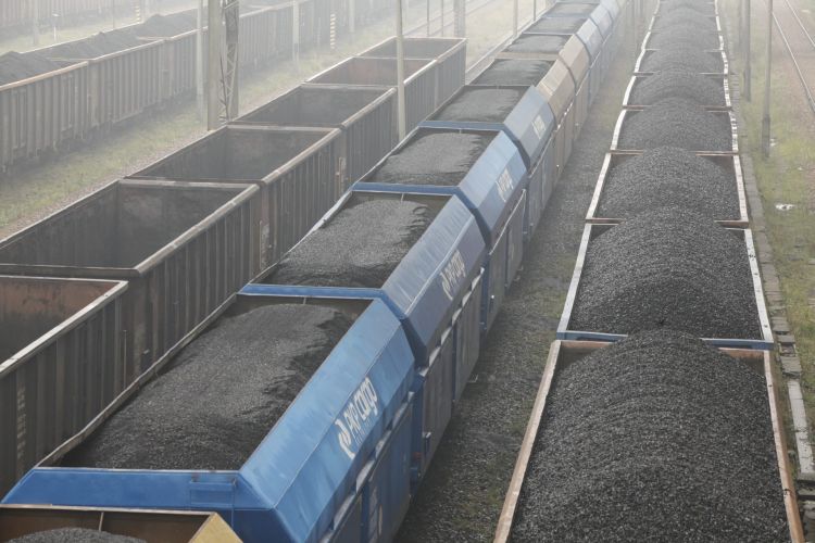 PKP Cargo obține contracte de transport de cărbune și oțel, în timp ce se confruntă cu scăderea cererii în Europa