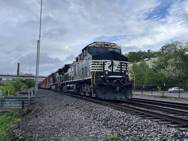 Le conseguenze dell'uragano: Norfolk Southern ripristina il servizio ferroviario merci ad Asheville