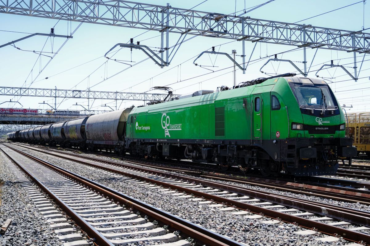 Go Transport investiert in Elektrolokomotiven für den Getreidezugverkehr im Hafen von Tarragona