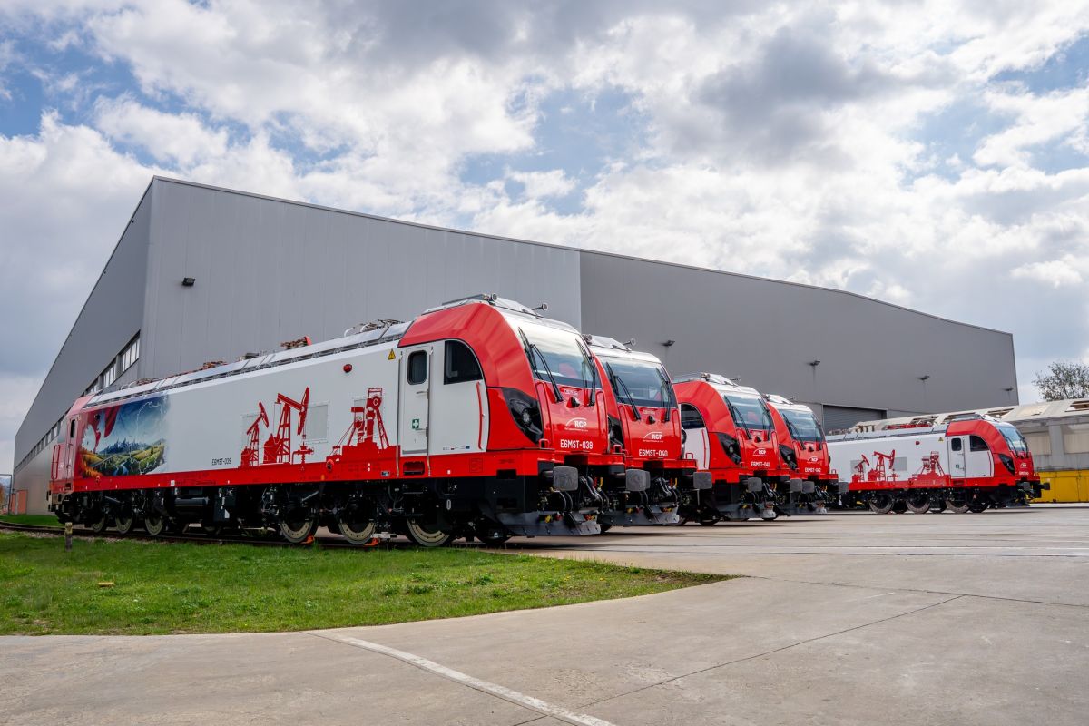 Rail Capital Partners takes delivery of first multi-system Dragon 2 locomotives