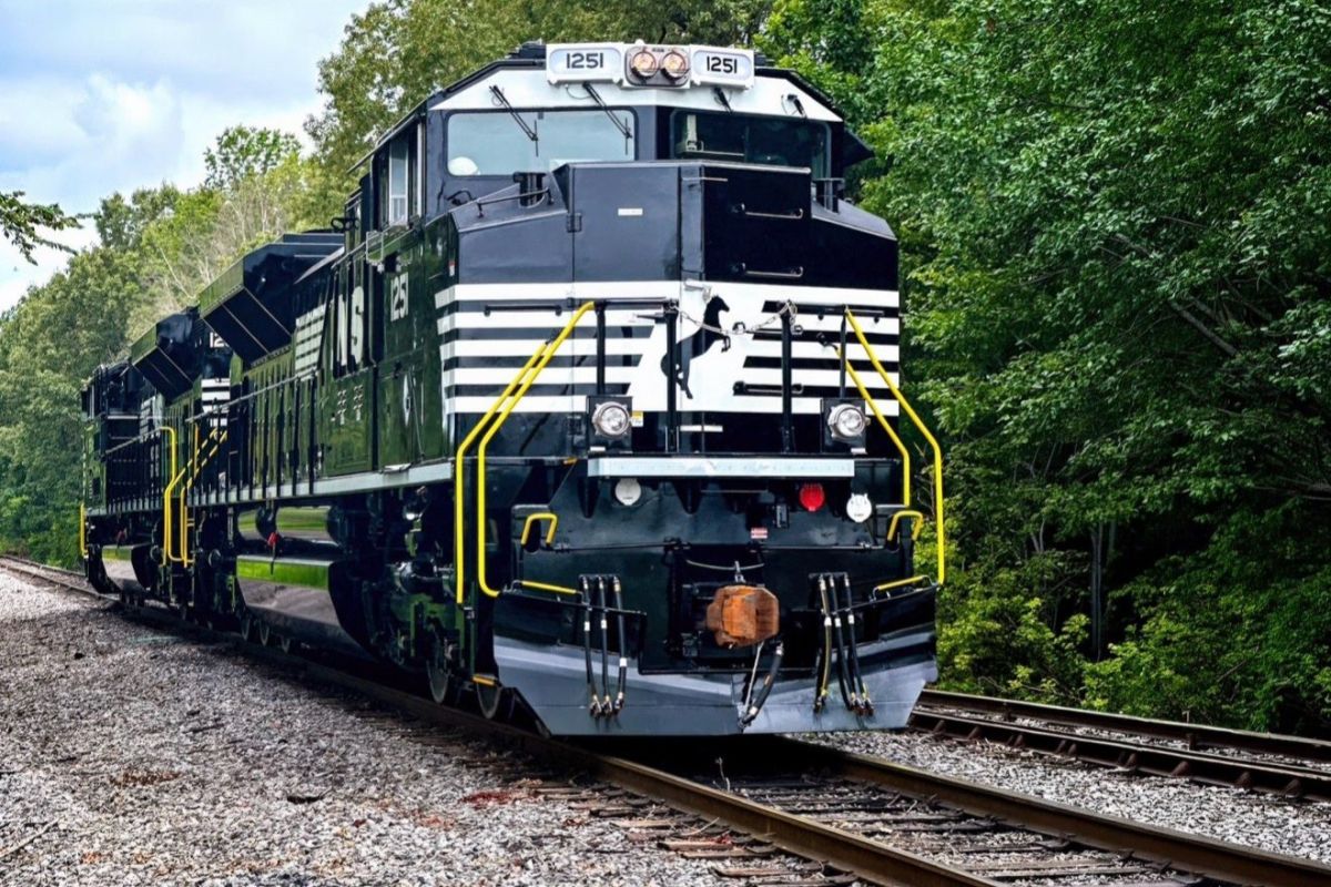 Progress Rail modernizează 96 de locomotive Norfolk Southern