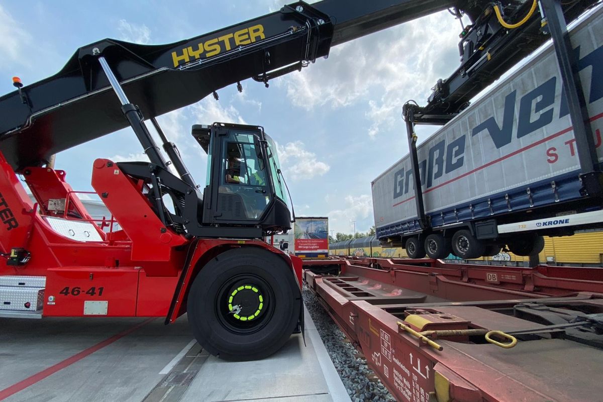 DB Cargo und Große-Vehne eröffnen neues ungarisches Schienen-Straßen-Umschlagterminal