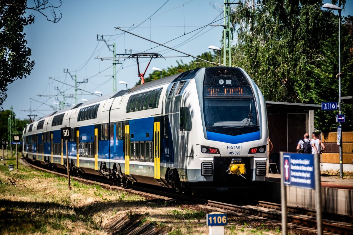 MÁV, dondurulmamış AB fonlarını kullanarak 35 adet çift katlı InterCity elektrikli tren seti üretmeyi planlıyor