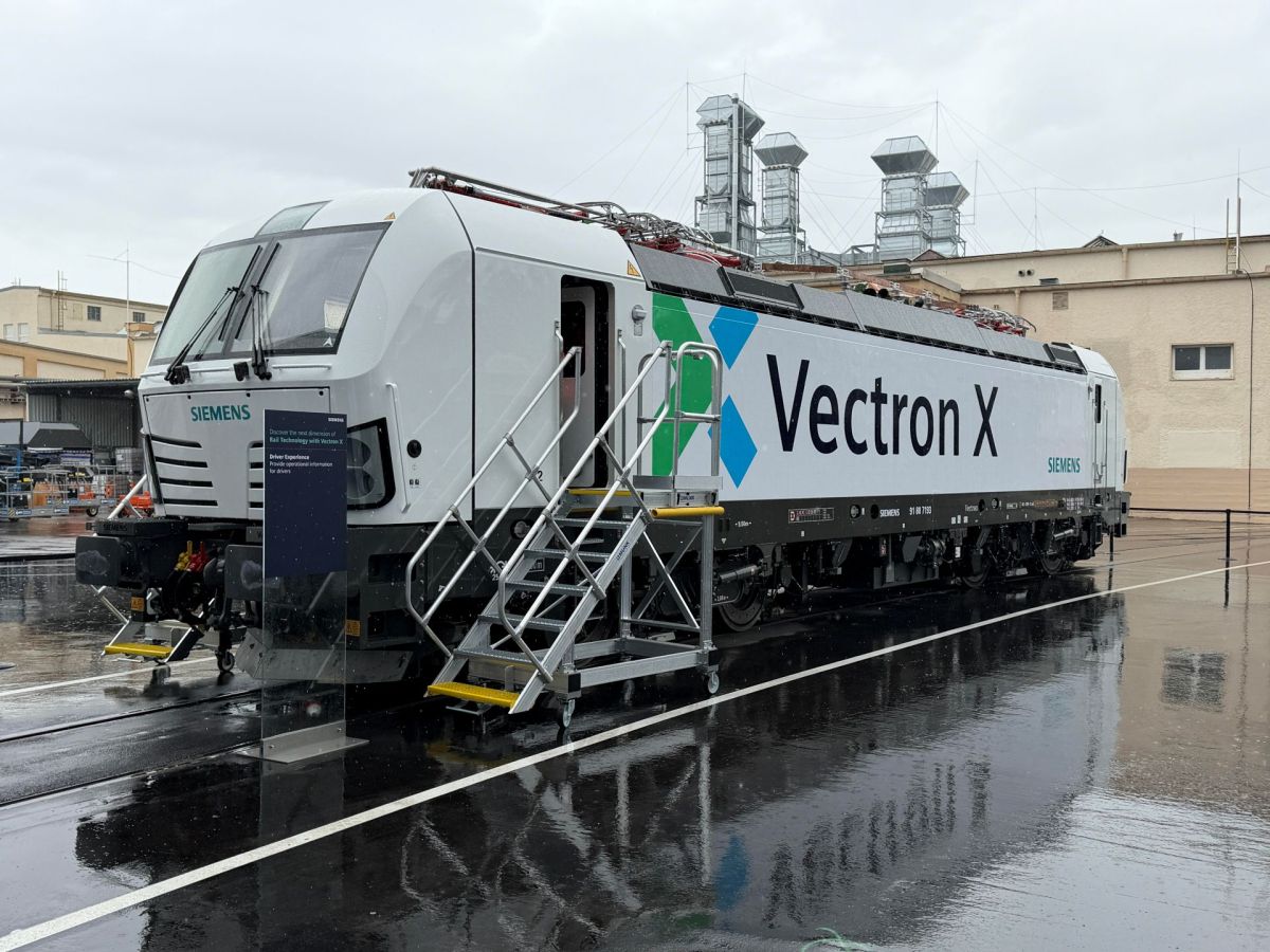 Smartphone s výkonem 9 000 koní: Společnost Siemens uvádí na trh model Vectron X a otevírá servisní centrum v Mnichově