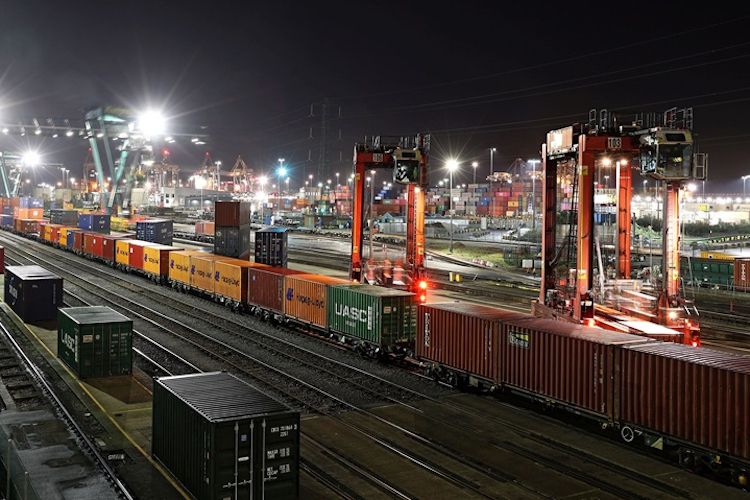 DP World hat einen neuen intermodalen Zugdienst in Großbritannien eingeführt