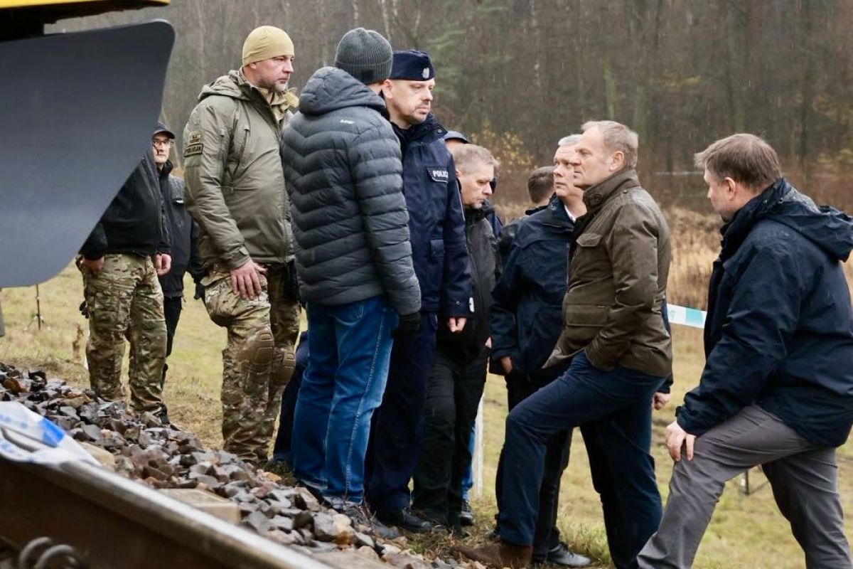 Polsko vyšetřuje sabotáž na hlavní železniční trase