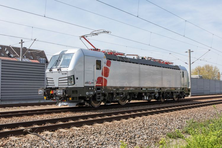 Altre 15 locomotive Vectron per Akiem, annunciati nuovi clienti