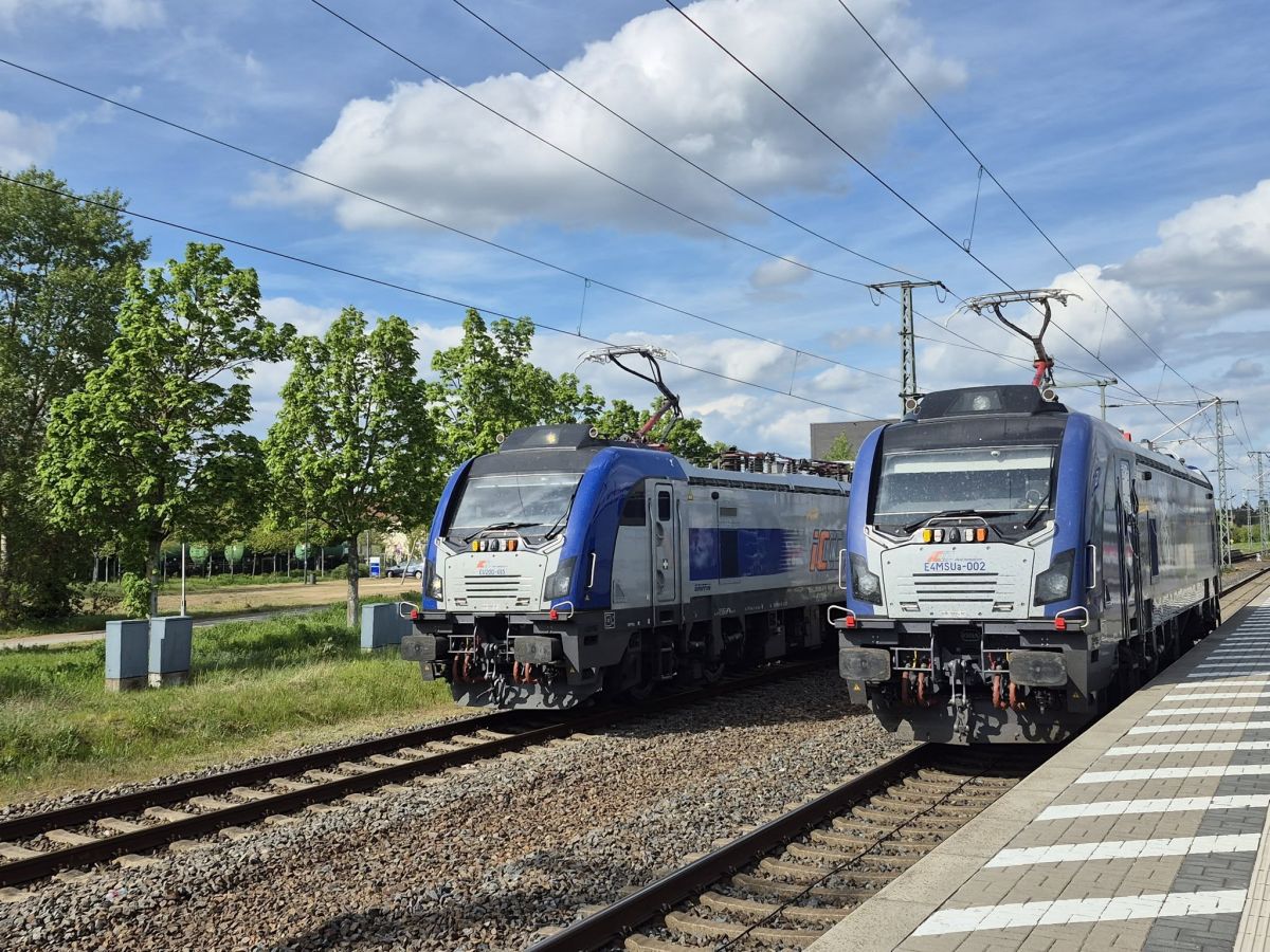 Newag advances with new generation of hybrid EMUs and multi-system locomotives