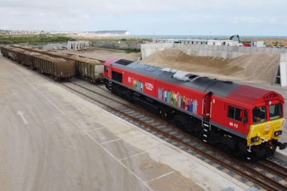 DB Cargo UK extends rail contract for London aggregates traffic