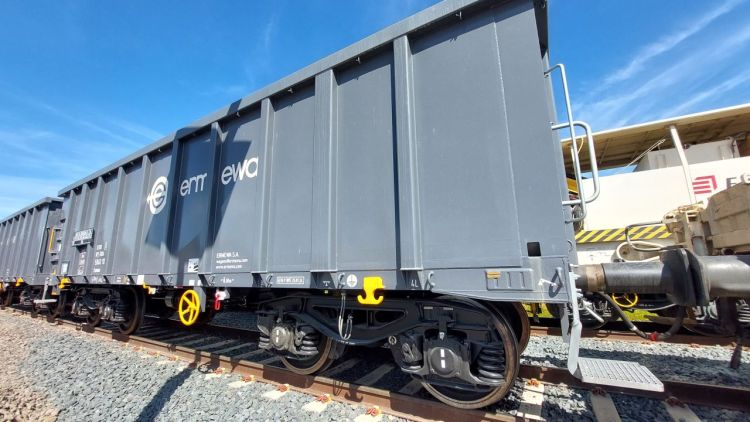 Eiffage Rail modernizează trenurile de reînnoire a căii ferate cu noile vagoane Eamnos de la Ermewa