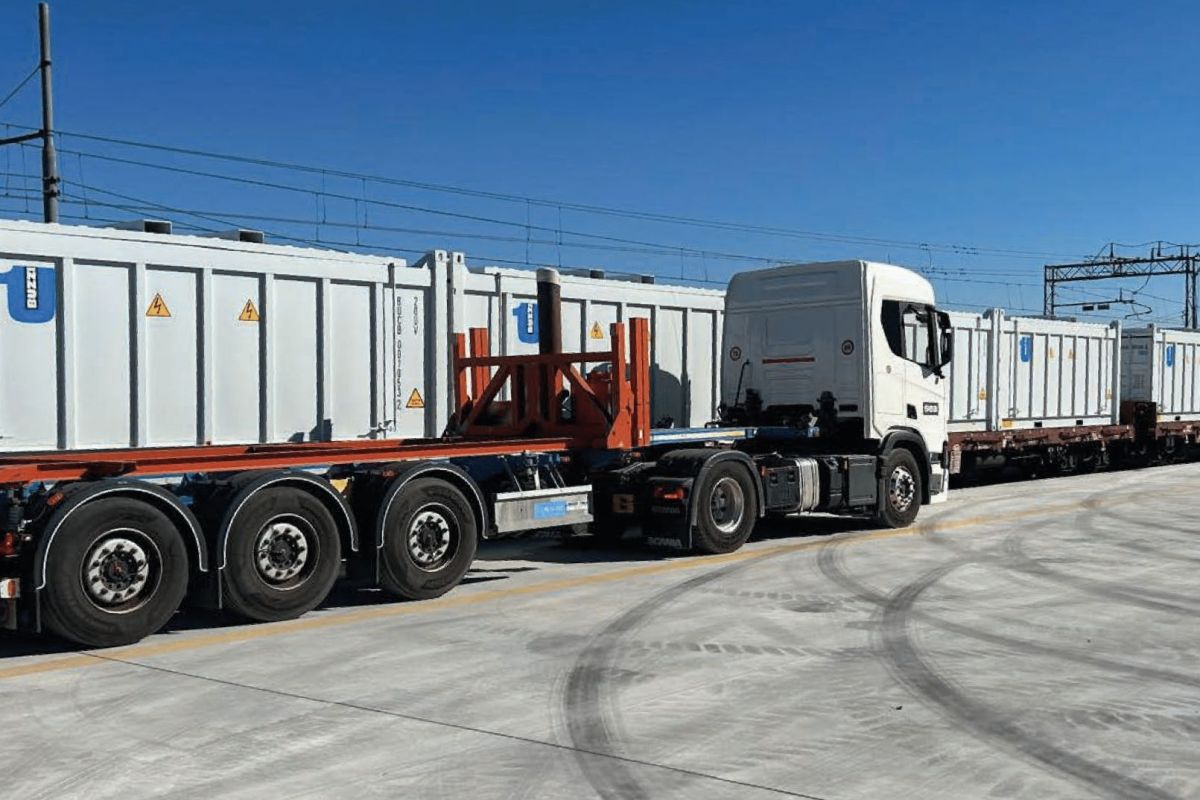 Buzzi Unicem introduce il trasporto di scorie su rotaia da Savona a Trino