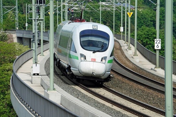 Deutsche Bahn: только 58 % поездов дальнего следования приходят вовремя