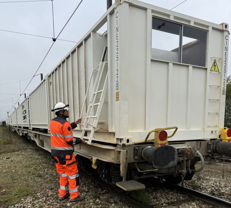 Captrain France zavádí novou konstrukci vozu pro čedičovou dopravu mezi Voutré a Le Mans
