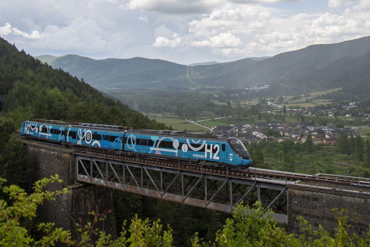 La Spagna valuta i treni a batteria e a idrogeno come alternativa al diesel su sei linee non elettrificate