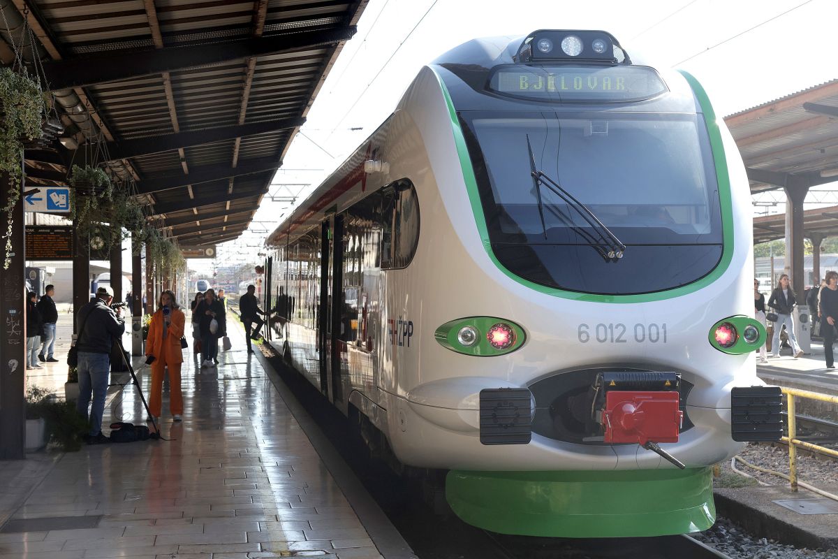 Il primo treno a batteria entra in servizio in Croazia per il trasporto passeggeri