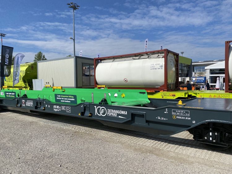 Tatravagónka Changes the Game: The First 6-Axle Intermodal Wagon with Integrated Baskets in Europe