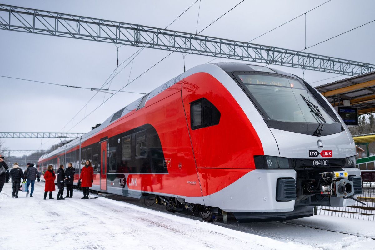 LTG Link receives first Stadler battery train
