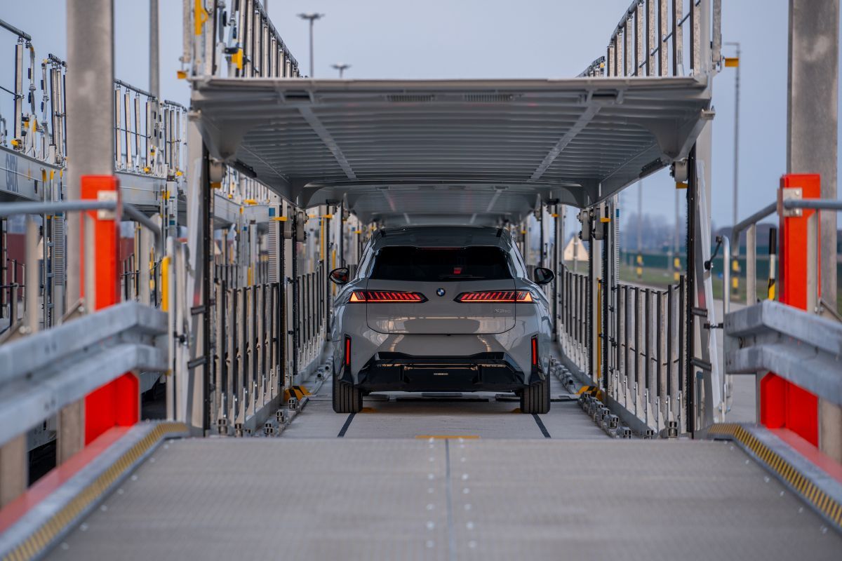 PSP Rail launches BMW finished-vehicle trains from Debrecen