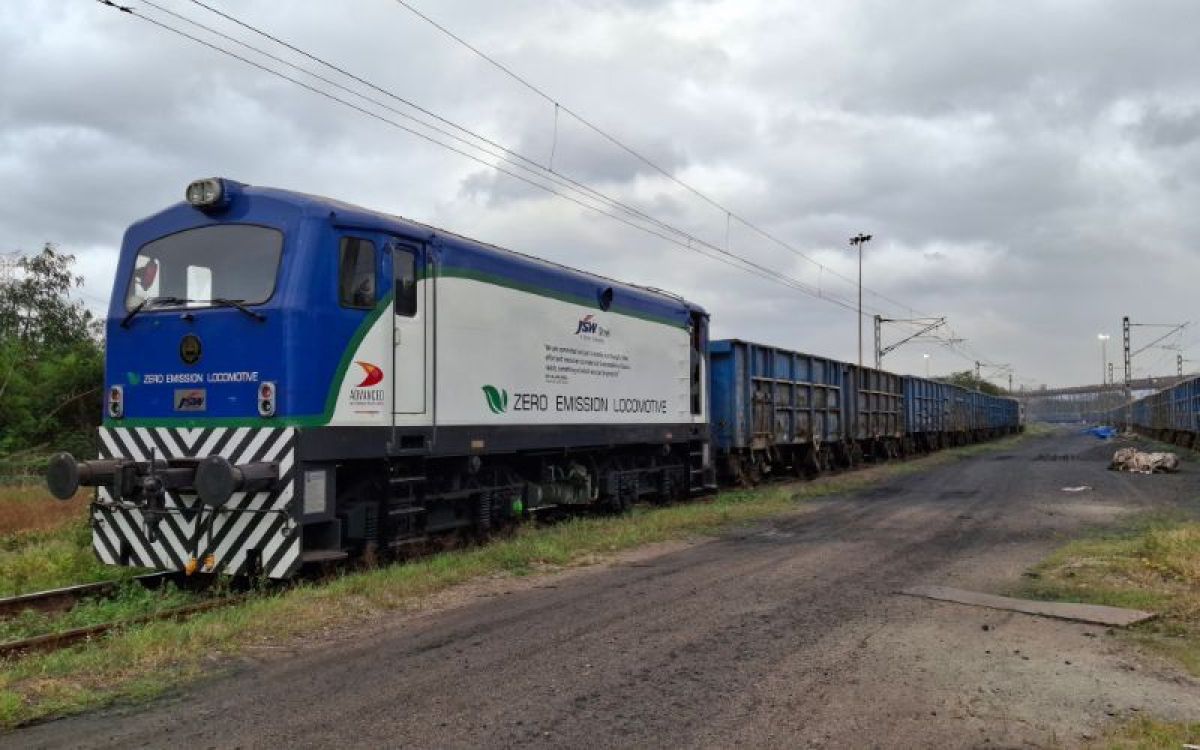 CCSL introduces battery-powered locomotive