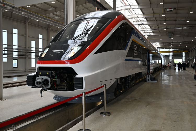 Presentato il nuovo treno cinese ad alta velocità "Soko" per Srbijavoz