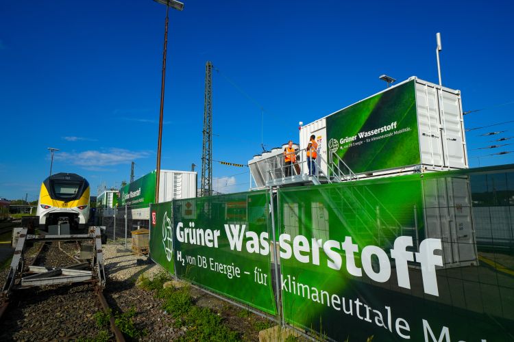 DB testuje technologie pro udržitelnou železniční energetiku