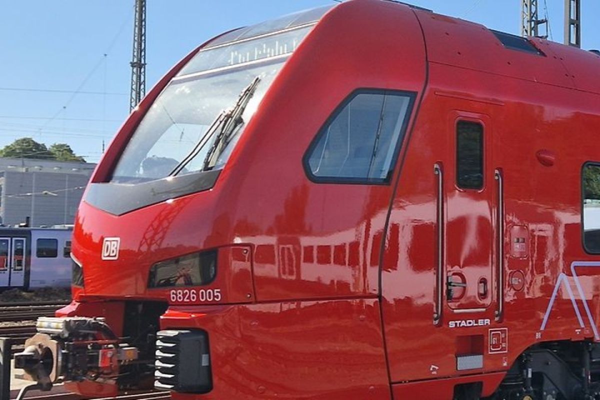 Компания DB Regio Mitte представляет аккумуляторные поезда Stadler для земли Саар