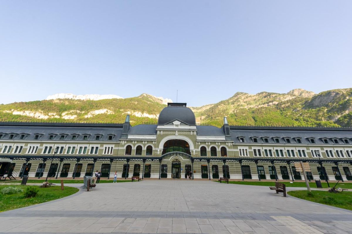 Riapre la ferrovia Saragozza-Canfranc dopo un ammodernamento infrastrutturale da 180 milioni di euro