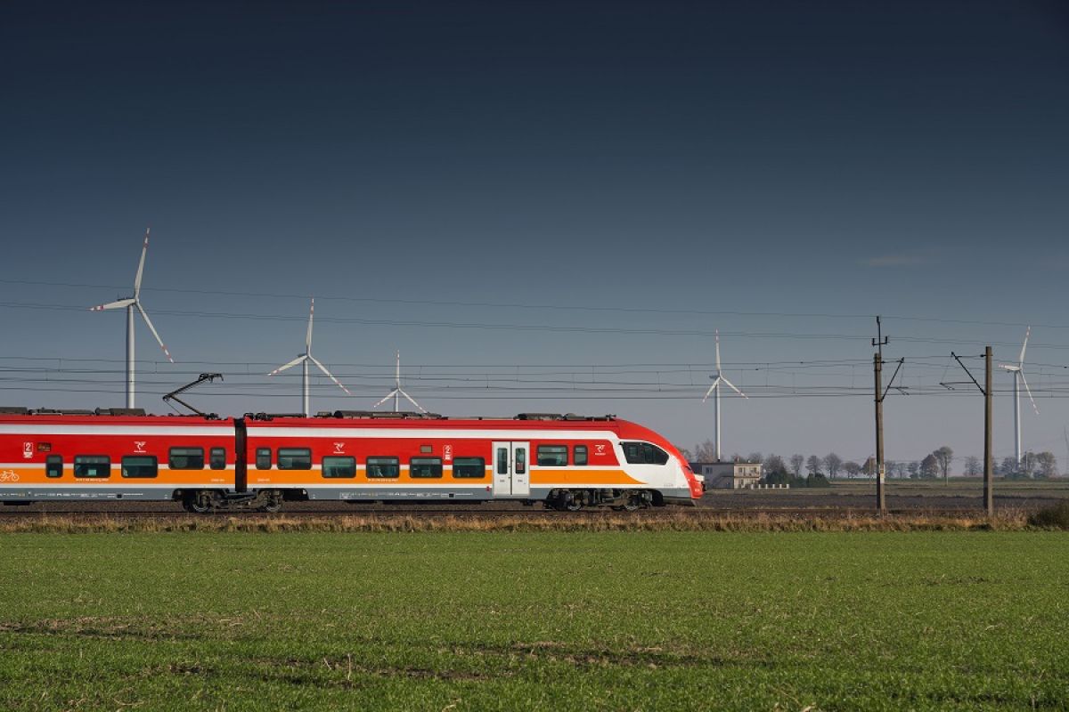 Polonia pregătește o licitație pentru operatorii feroviari de lung parcurs după 2030