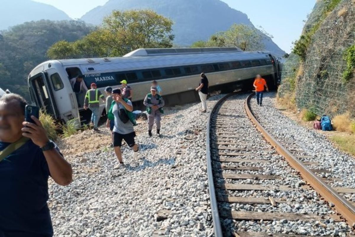 Interoceanico train derailment in Oaxaca leaves 13 dead and 98 injured