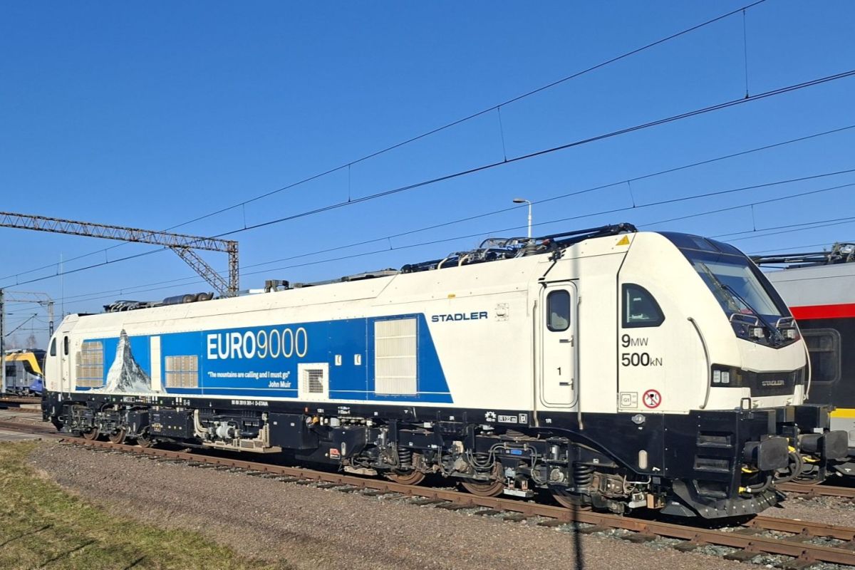 Stadler, Polonya'da EURO 9000 lokomotifinin onay testlerine başladı