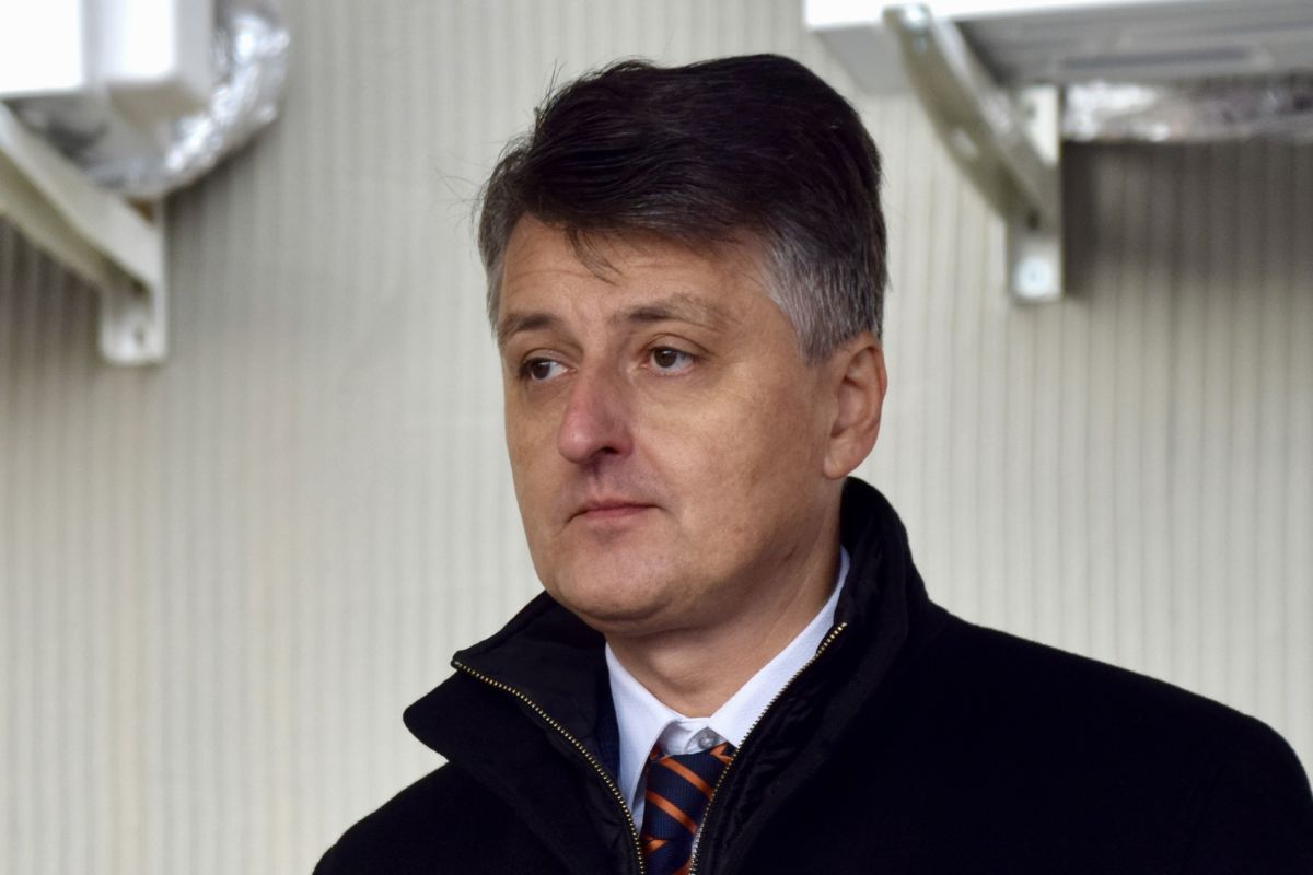 Tchécoslovaquie : la police trouve 3,2 millions d'euros en espèces au domicile du directeur de l'infrastructure ferroviaire