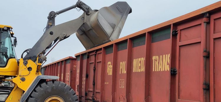 POL-MIEDŹ TRANS sprijină construcția autostrăzii S10 în Polonia prin transportul feroviar de agregate