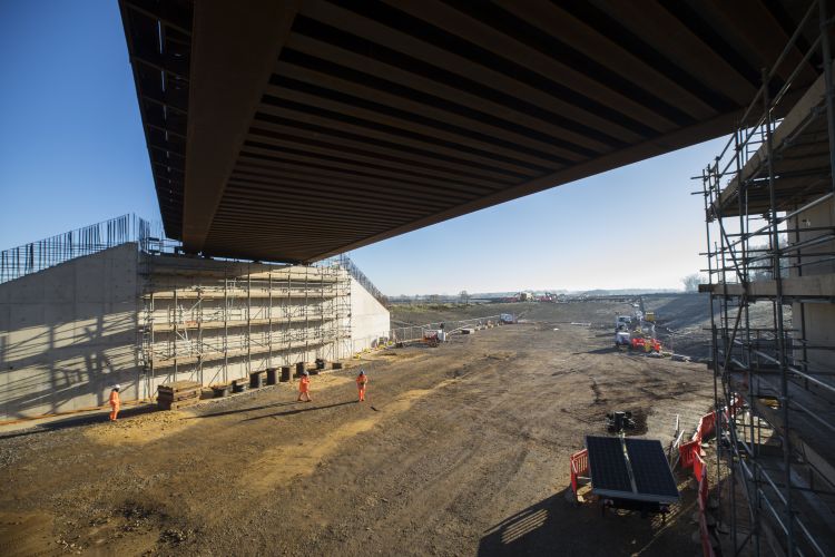 HS2 staví klíčový most East West Rail pro posílení spojení Oxford-Cambridge