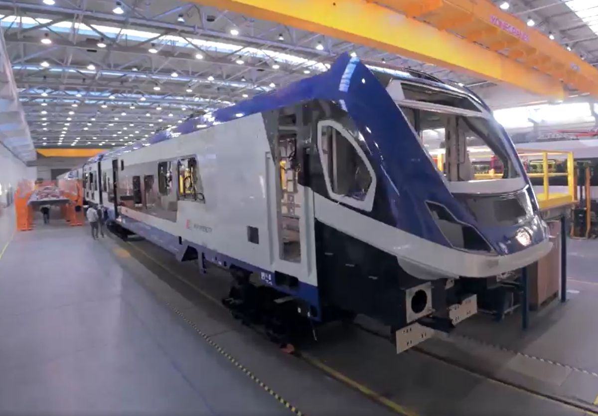 PKP Intercity prezentuje pierwszy z 35 pociągów DEMU wyprodukowanych przez NEWAG