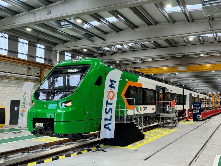 Iarnród Éireann unveils first new Alstom DART+ train in Dublin