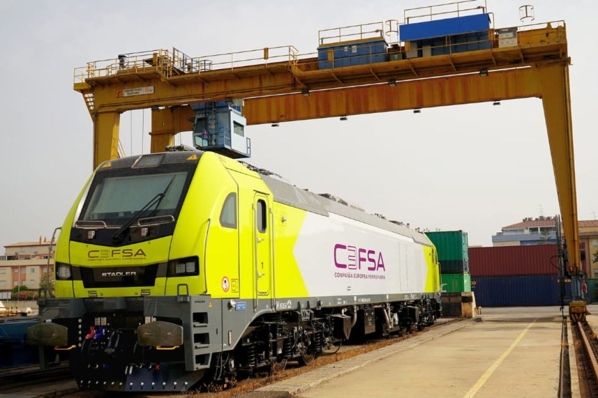 CEFSA amplía su flota eléctrica con una locomotora EURO6000