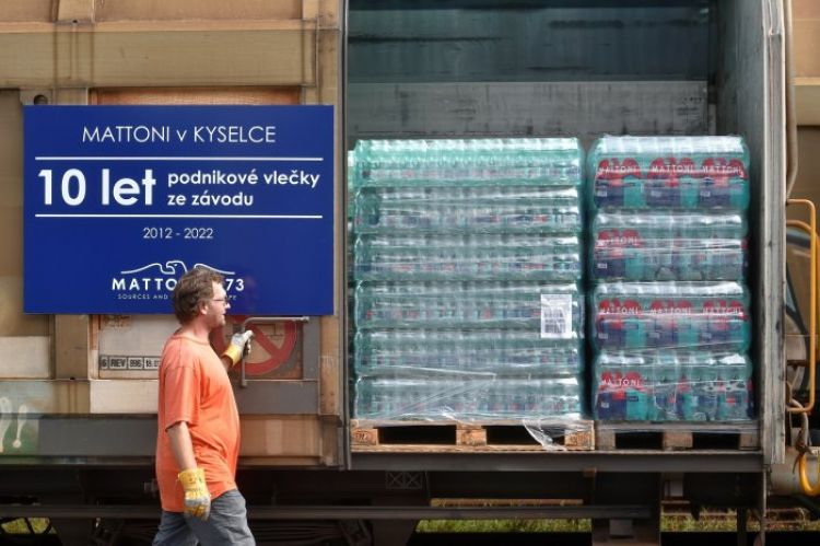 Les trains de marchandises de Mattoni ont remplacé 20 000 camions à pleine charge au cours des dix dernières années.