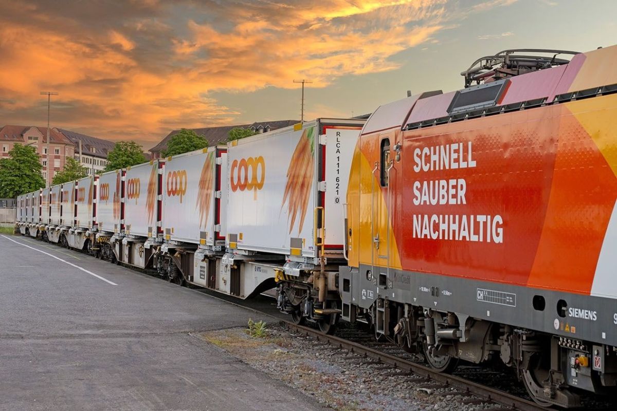 Swiss Coop Zürih demiryolu merkezini açtı