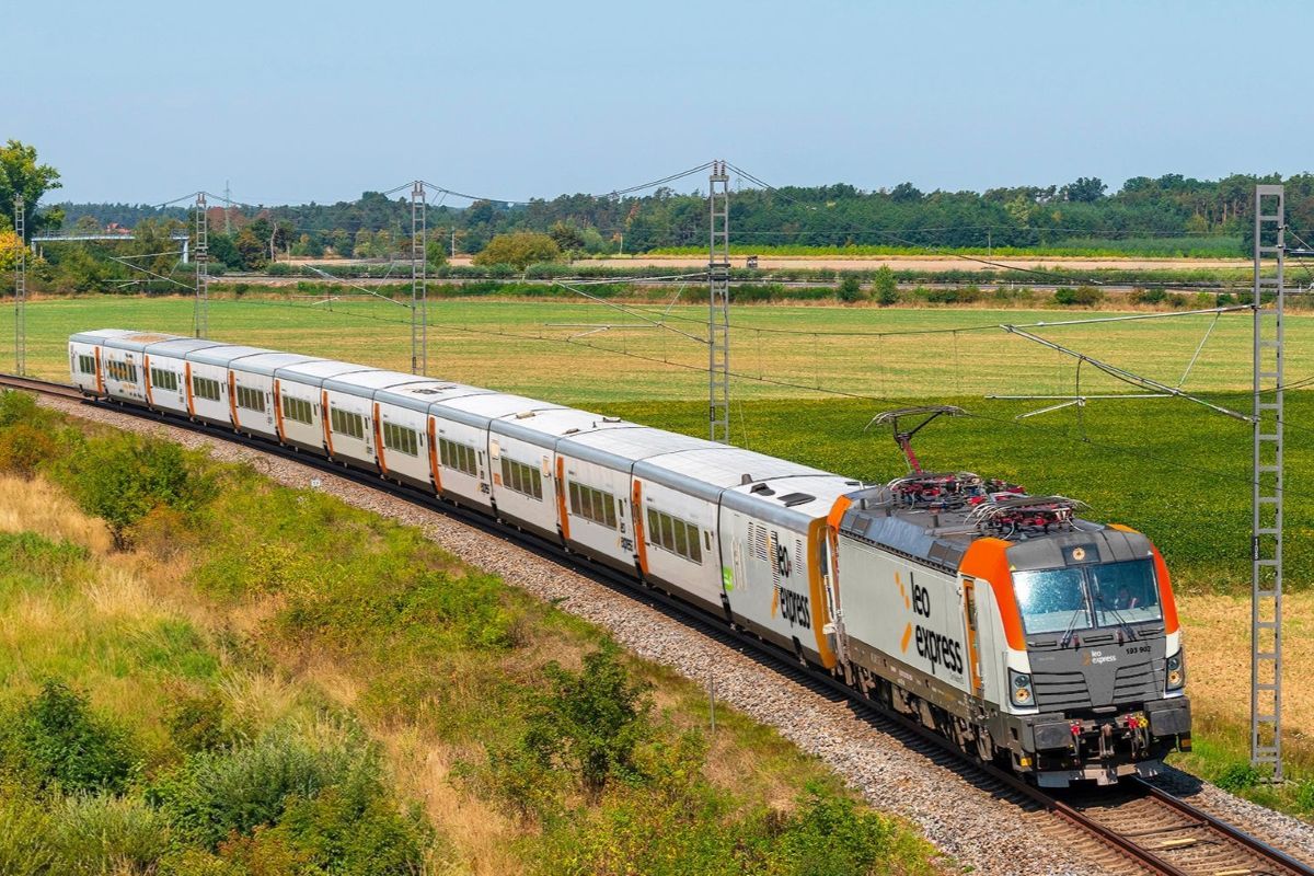 Leo Express nasadí od dubna 13vozové soupravy Talgo tažené lokomotivami Vectron