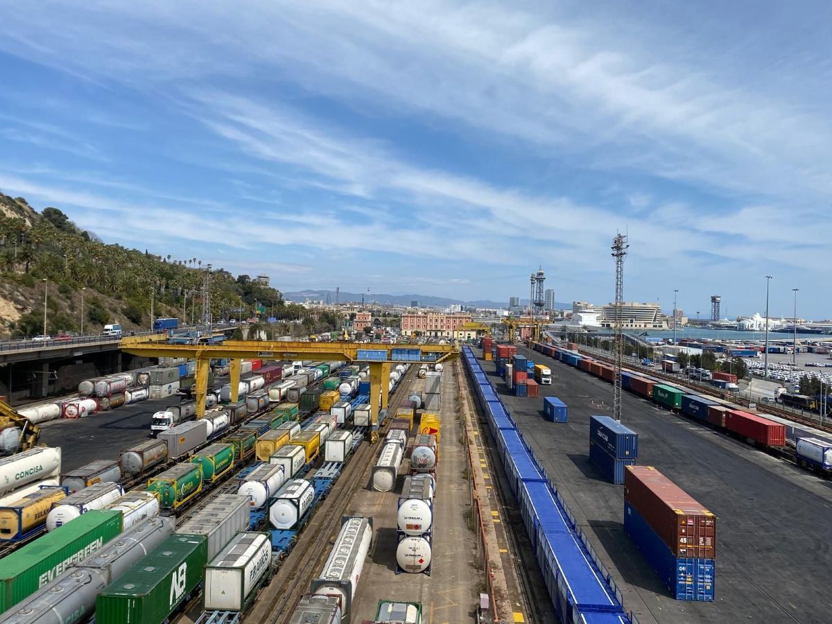 Renfe and Kombiverkehr Start Operating Barcelona’s Morrot Terminal