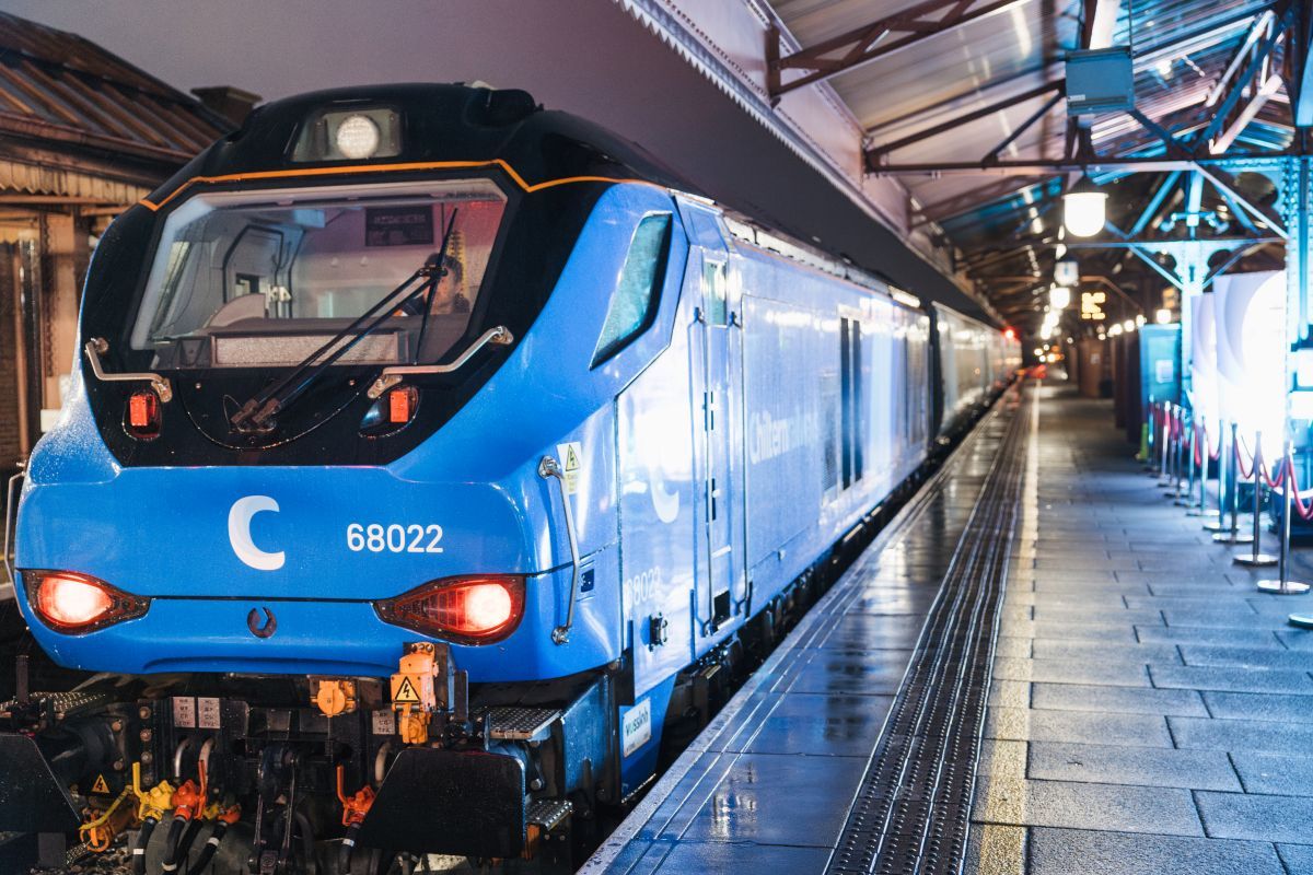 Chiltern Railways deploys first new trains on West Midlands route