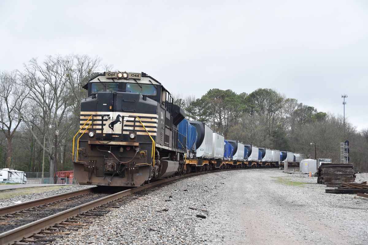 Norfolk Southern transportă componente de turbine eoliene pentru proiectul Timbermill din Carolina de Nord