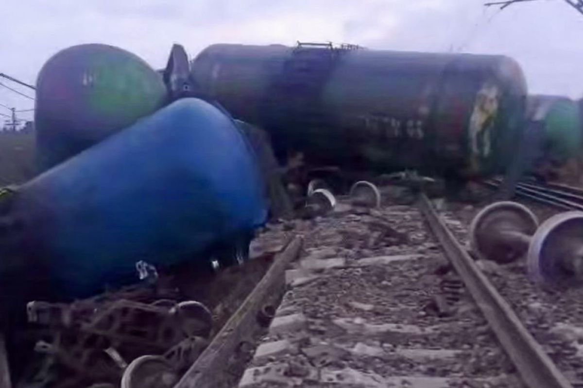 Ukraine attacks Russian railway, two trains derailed